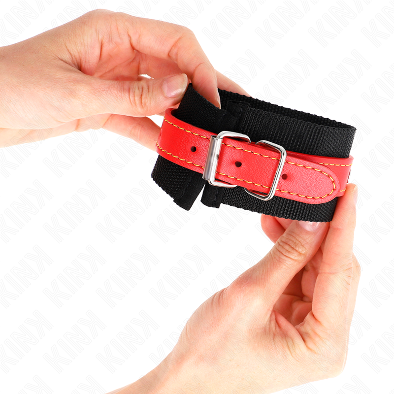 MUÑEQUERAS DE NYLON NEGRO CON CORREA POLIPIEL ROJO AJUSTABLE 19-24 CM X 5.5 CM