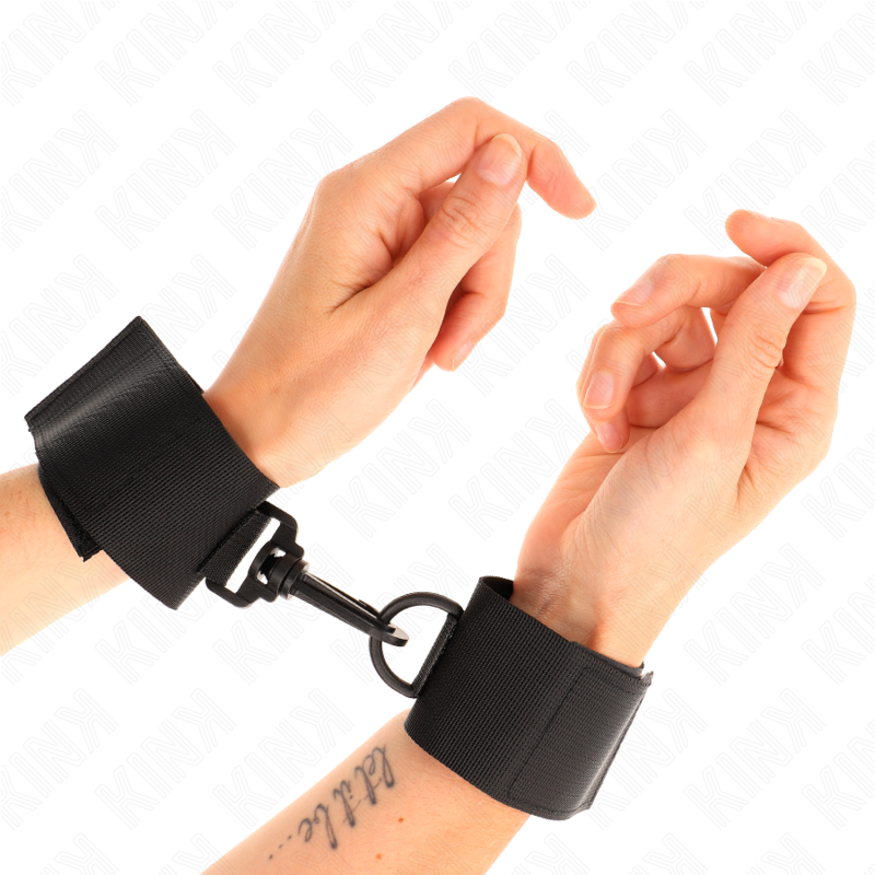 MUÑEQUERAS NYLON NEGRO