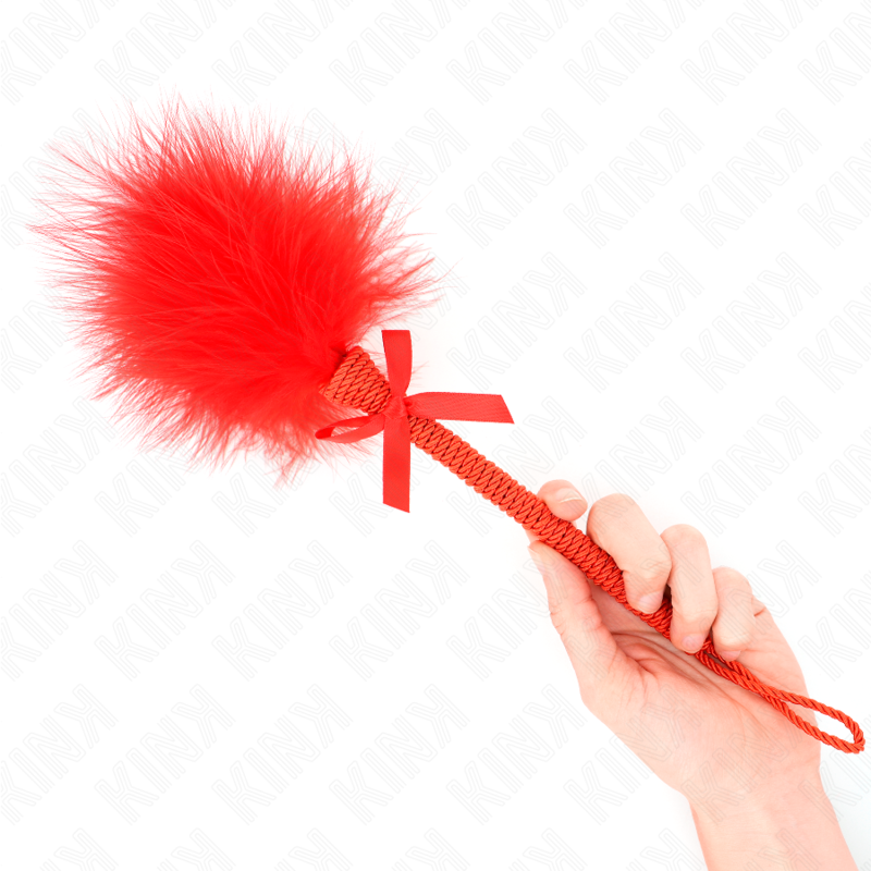 MASAJEADOR DE CUERDA DE NAILON CON PLUMAS PARA COSQUILLAS Y LAZO ROJO 25 CM