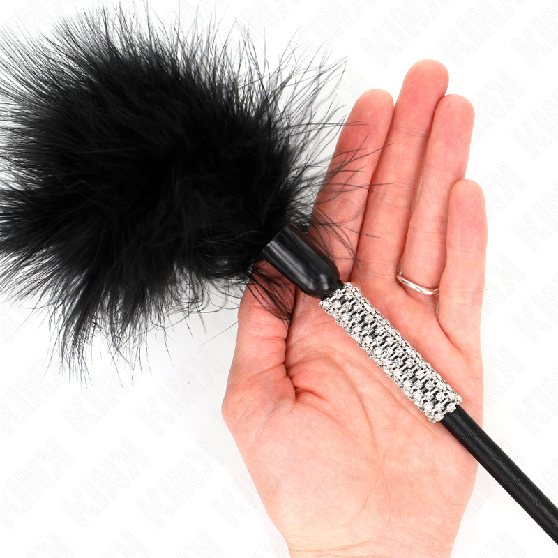 PLUMAS PARA COSQUILLAS CON MANGO DE DIAMANTES DE IMITACIÓN 50 CM