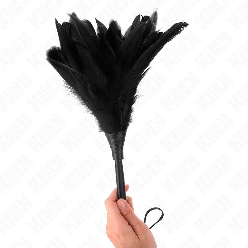 PLUMAS DE POLLO PARA COSQUILLAS CON FORMA CUERNO DE CRIADA NEGRO 36 CM